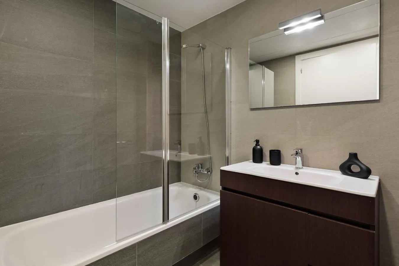 Apartamento Montsia - 3 Bedrooms And A Terrace In Les Corts Barcelona