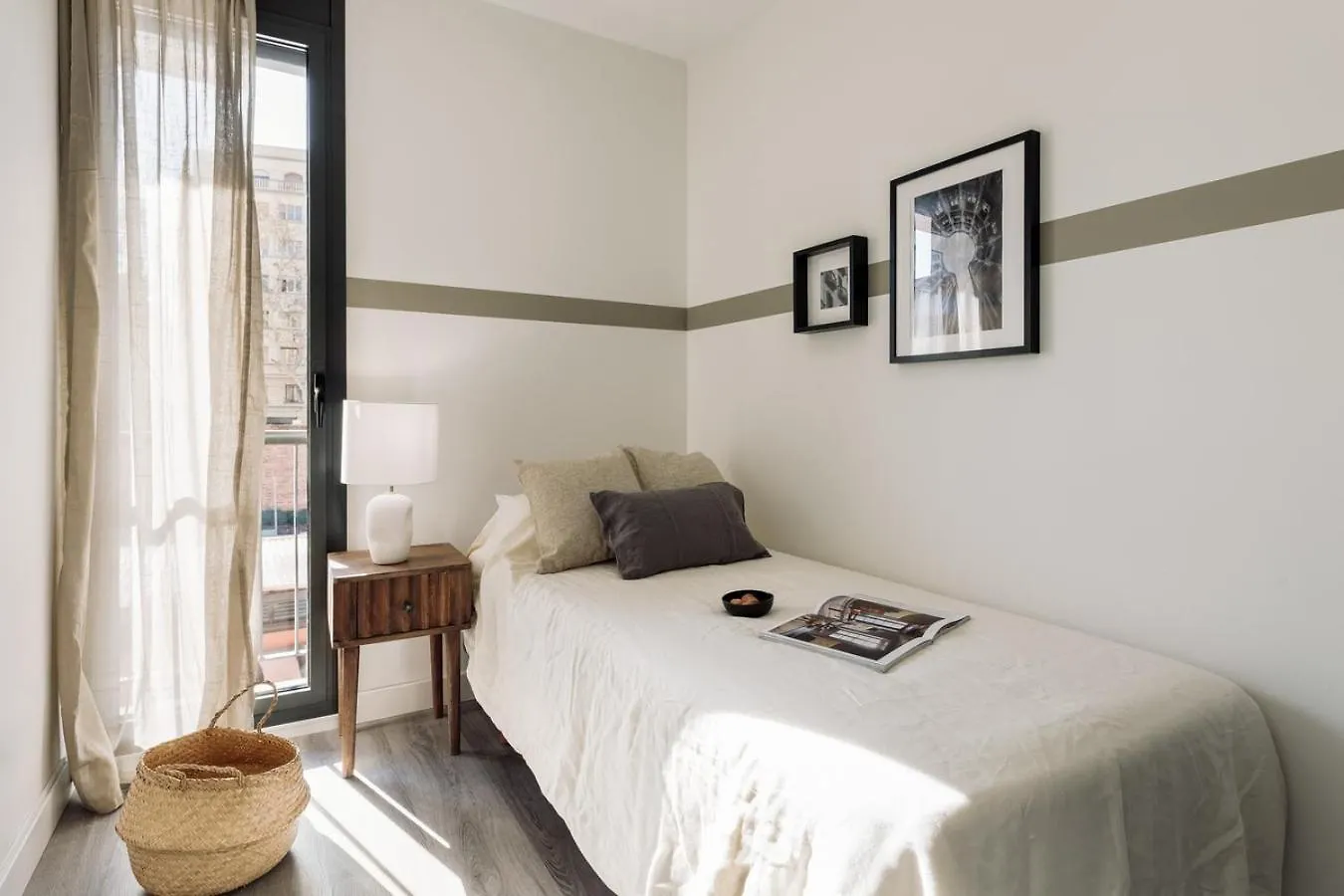 Apartamento Montsia - 3 Bedrooms And A Terrace In Les Corts Barcelona