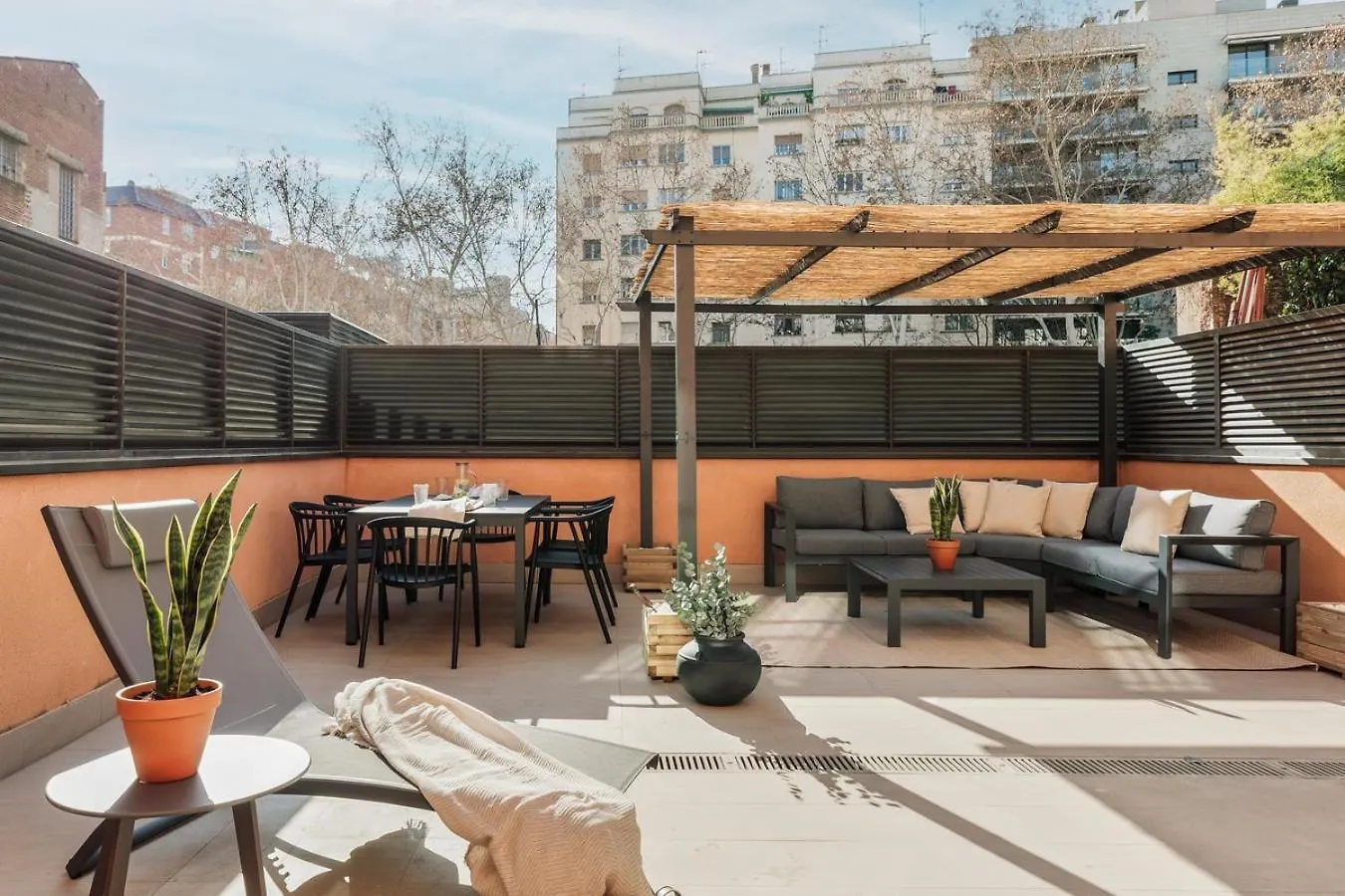 Montsia - 3 Bedrooms And A Terrace In Les Corts Barcelona